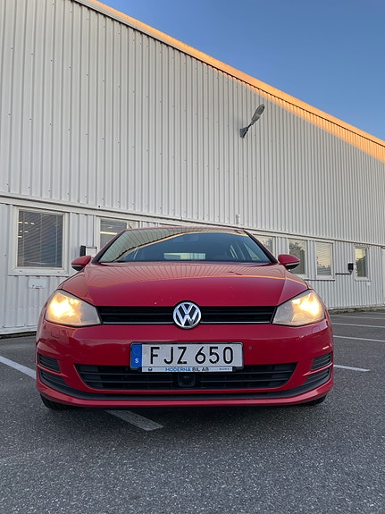 Volkswagen Golf VII 2 of 15