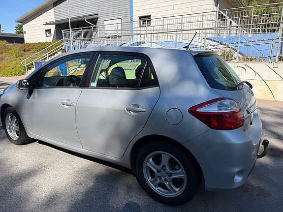 Toyota Auris 3 of 12