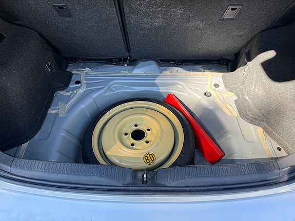 Toyota Auris 9 of 12