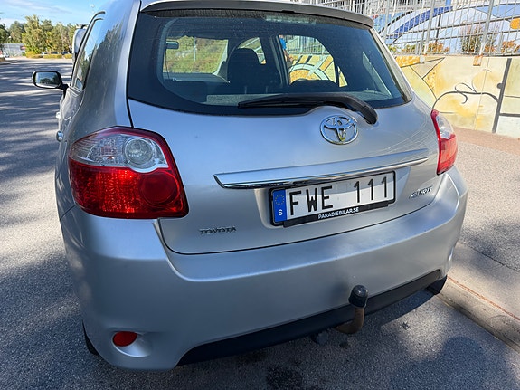 Toyota Auris 2 of 12