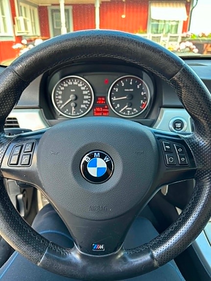 BMW 325i 8 of 8
