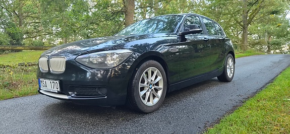 BMW 118d 2 of 5