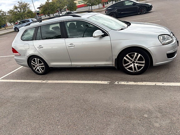 Volkswagen Golf V 3 of 7
