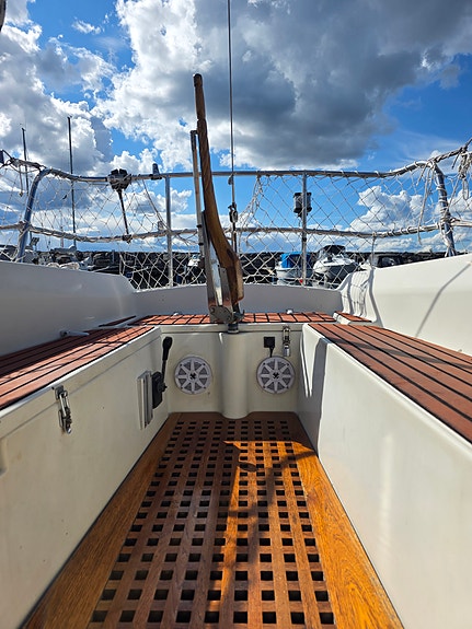 Aphrodite 30 – 1980 – Ny motor, autopilot och litiumbatterier 3 of 9