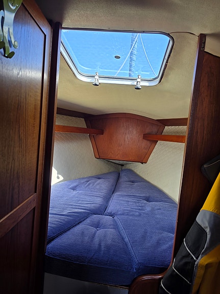 Aphrodite 30 – 1980 – Ny motor, autopilot och litiumbatterier 4 of 9