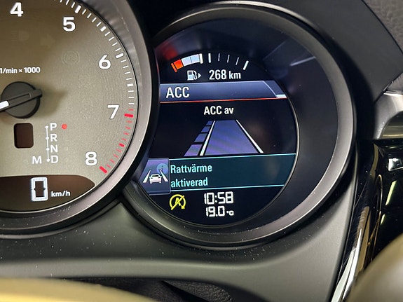 Porsche Macan 15 of 30