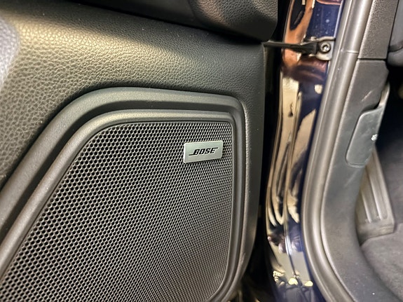 Porsche Macan 16 of 30