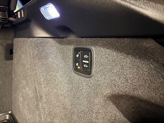 Porsche Macan 27 of 30