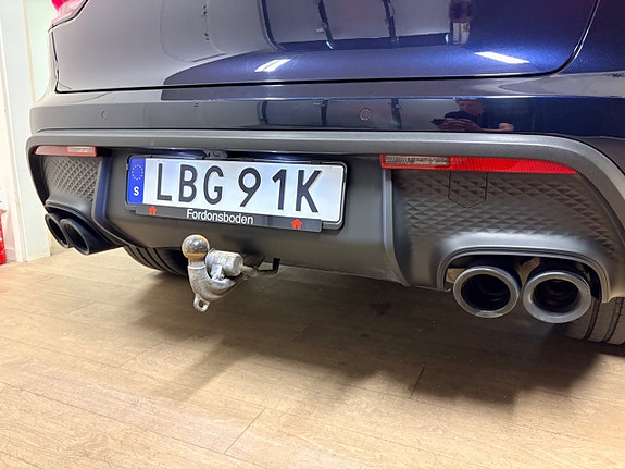 Porsche Macan 28 of 30