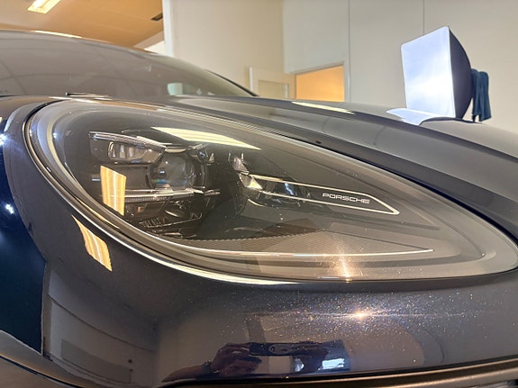 Porsche Macan 30 of 30