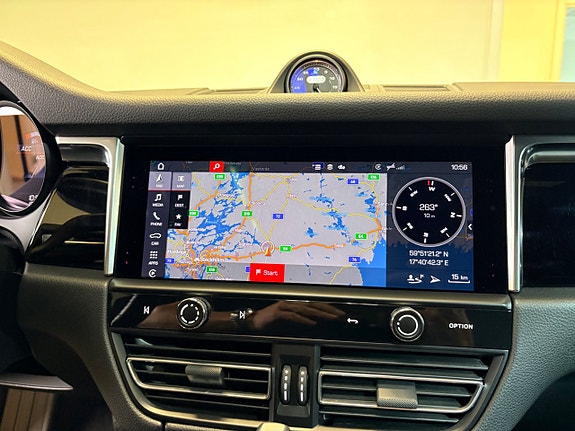 Porsche Macan 21 of 30