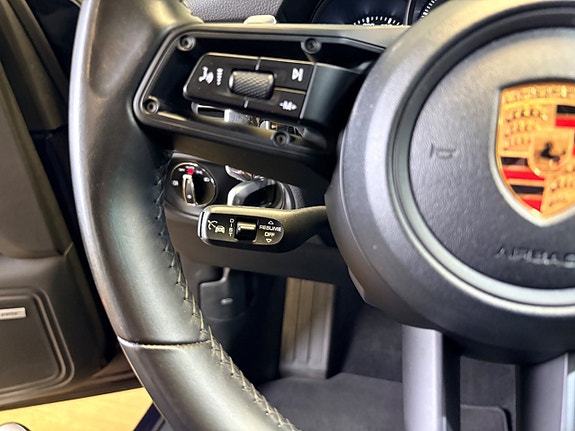 Porsche Macan 10 of 30