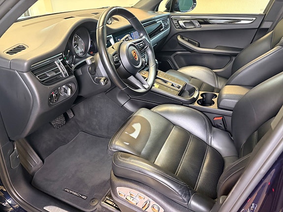 Porsche Macan 5 of 30