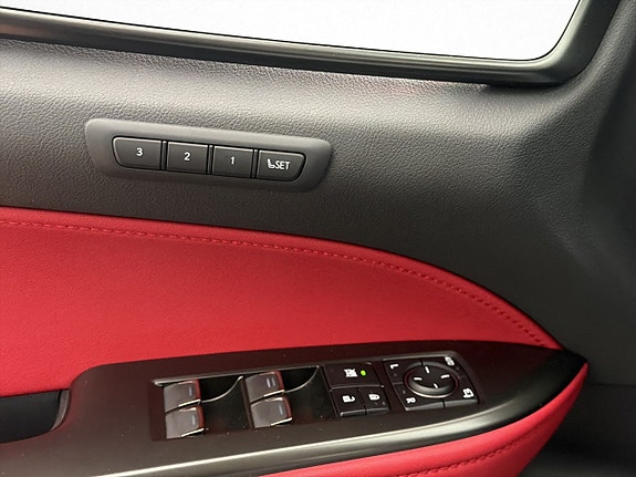 Lexus NX450h+ 13 of 30