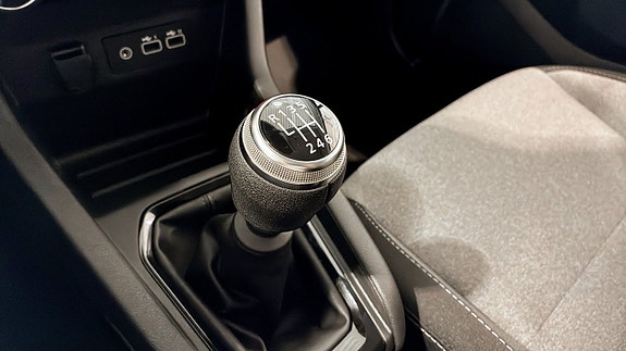 Renault Clio 24 of 24