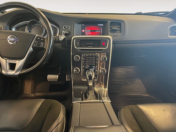 Volvo V60 11 of 26