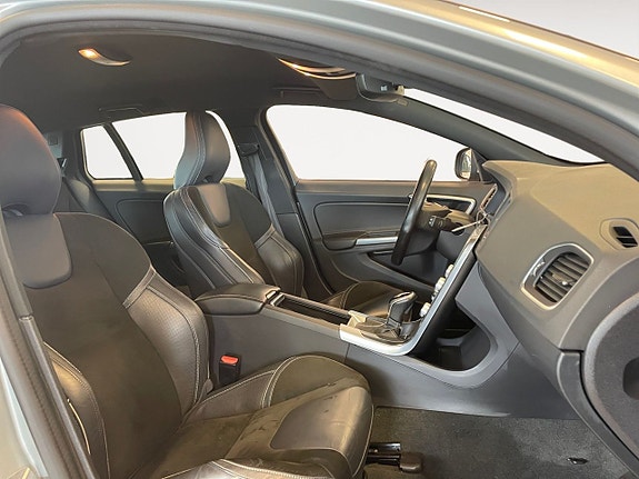 Volvo V60 15 of 26