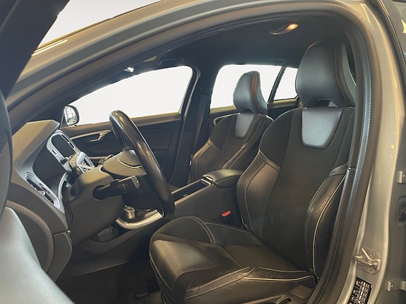 Volvo V60 9 of 26