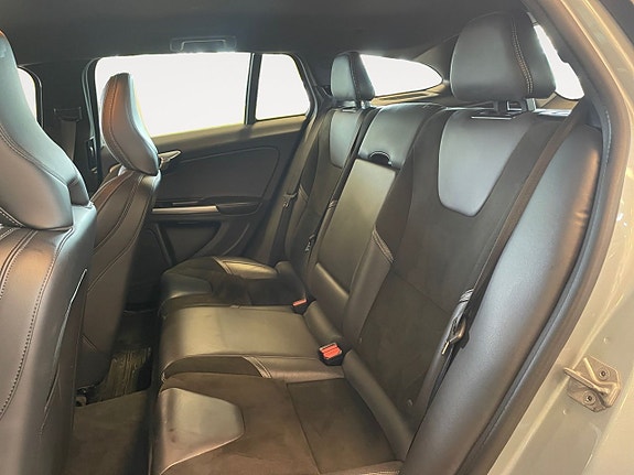 Volvo V60 14 of 26