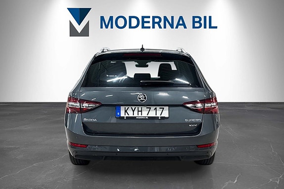 Skoda Superb 5 of 27