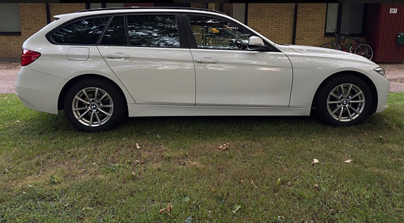 BMW 320d 5 of 16