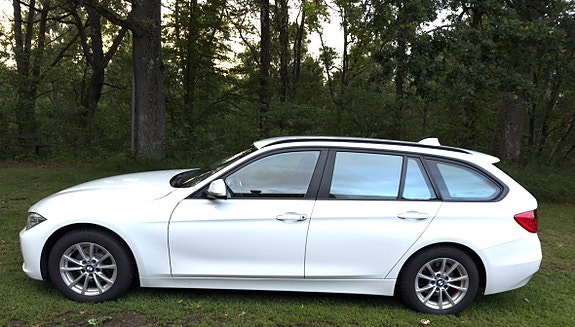 BMW 320d 4 of 16