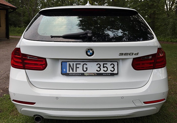BMW 320d 13 of 16