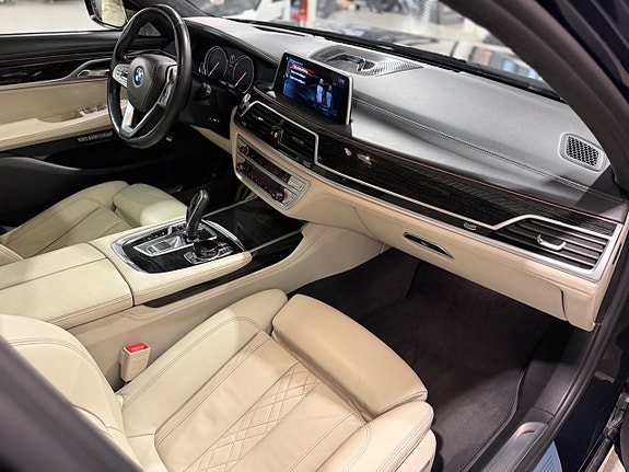 BMW 740d 8 of 19