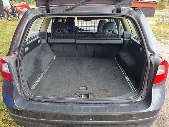 Volvo V70 7 of 8