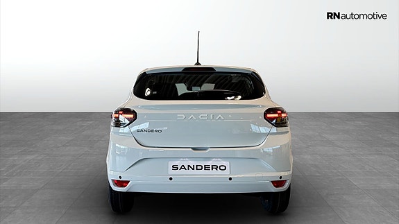 Dacia Sandero 4 of 19