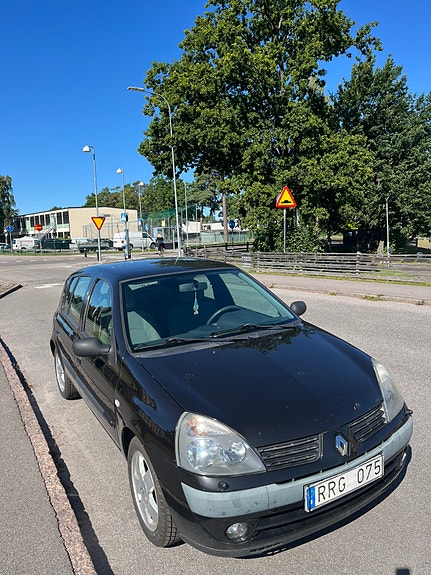 Renault Clio 2 of 3