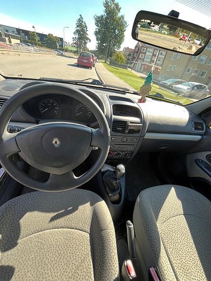 Renault Clio 3 of 3
