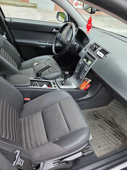 Volvo V50 4 of 8