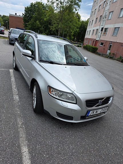 Volvo V50 3 of 8