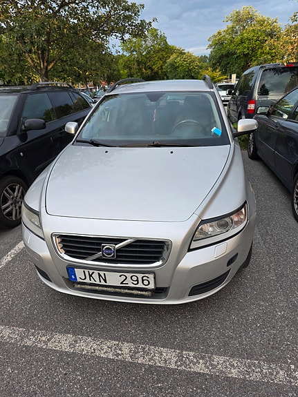 Volvo V50 2 of 8