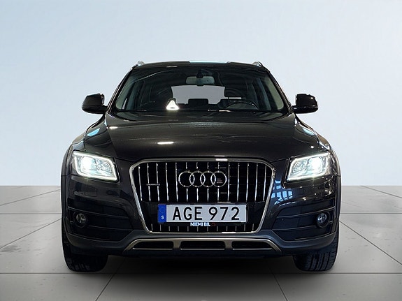 Audi Q5 2 of 18