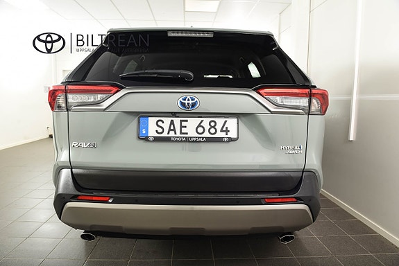 Toyota RAV4 4 of 19