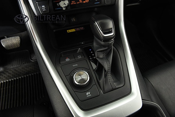 Toyota RAV4 12 of 19