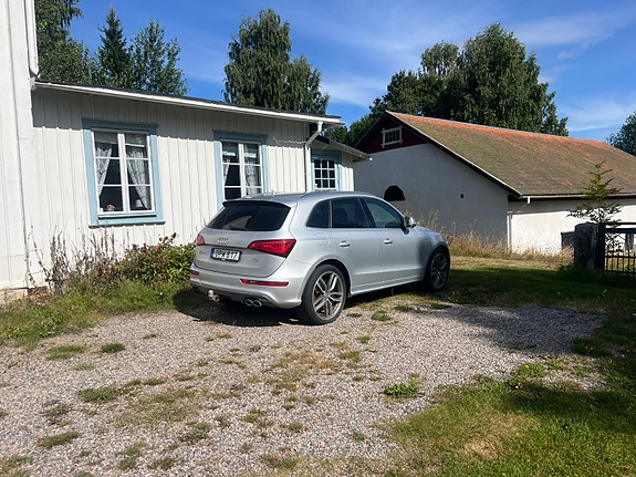 Audi SQ5 2 of 3