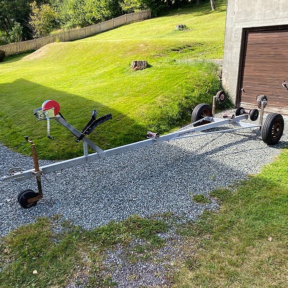 Snipa/Kabinbåt med Evinrude 8hk båtmotor & båtkärra Laxotrailern 2 of 11