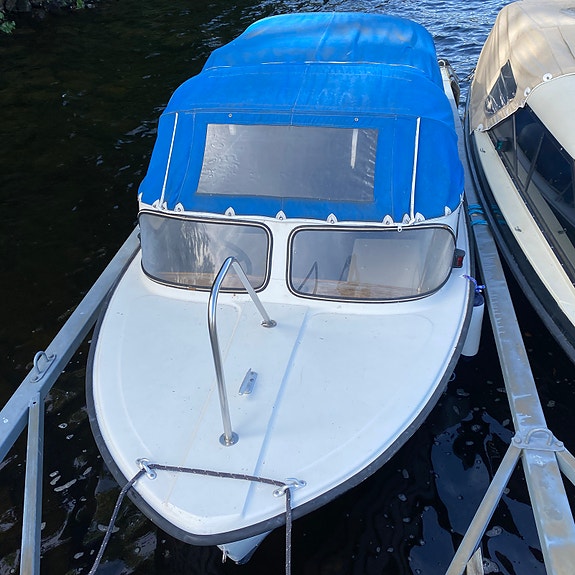 Snipa/Kabinbåt med Evinrude 8hk båtmotor & båtkärra Laxotrailern 7 of 11