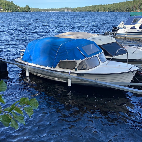 Snipa/Kabinbåt med Evinrude 8hk båtmotor & båtkärra Laxotrailern 6 of 11