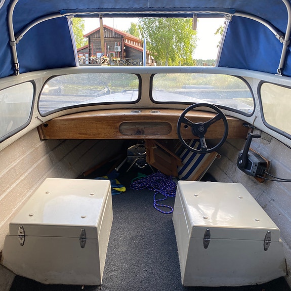 Snipa/Kabinbåt med Evinrude 8hk båtmotor & båtkärra Laxotrailern 4 of 11