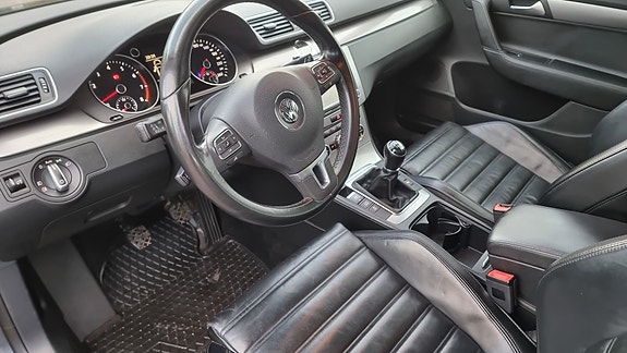 Volkswagen Passat 7 of 9