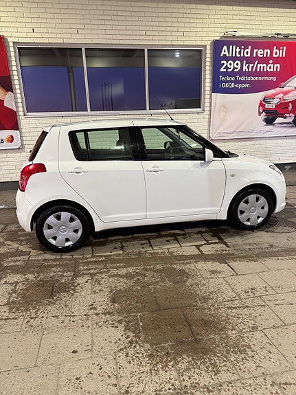 Suzuki Swift 3 of 10