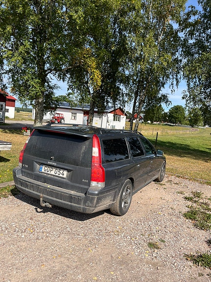 Volvo V70 4 of 5