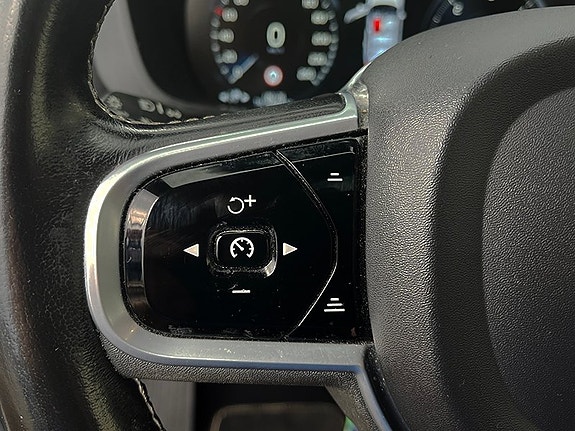 Volvo XC60 19 of 21