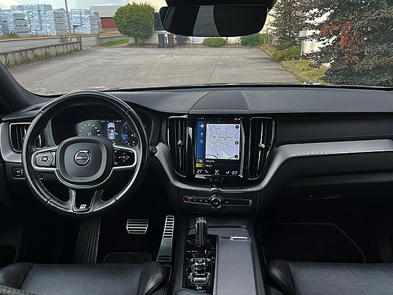 Volvo XC60 12 of 21