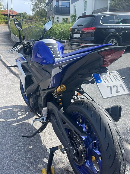 Yamaha YZF-R3 3 of 5