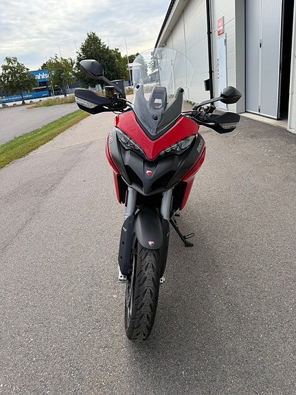 Ducati Multistrada V2 3 of 9